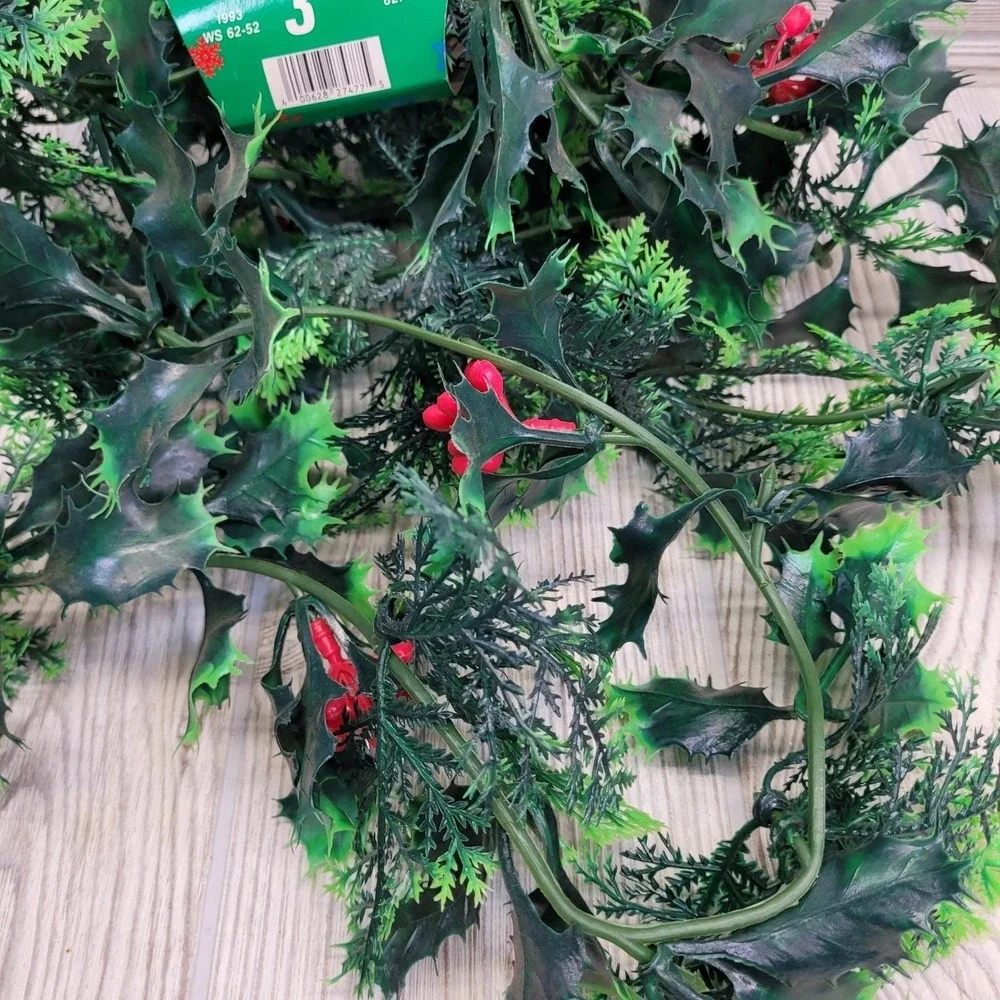 Holiday Spirit Christmas Garland 9ft Greenery Vintage 1993‎ Holly Berry Deluxe